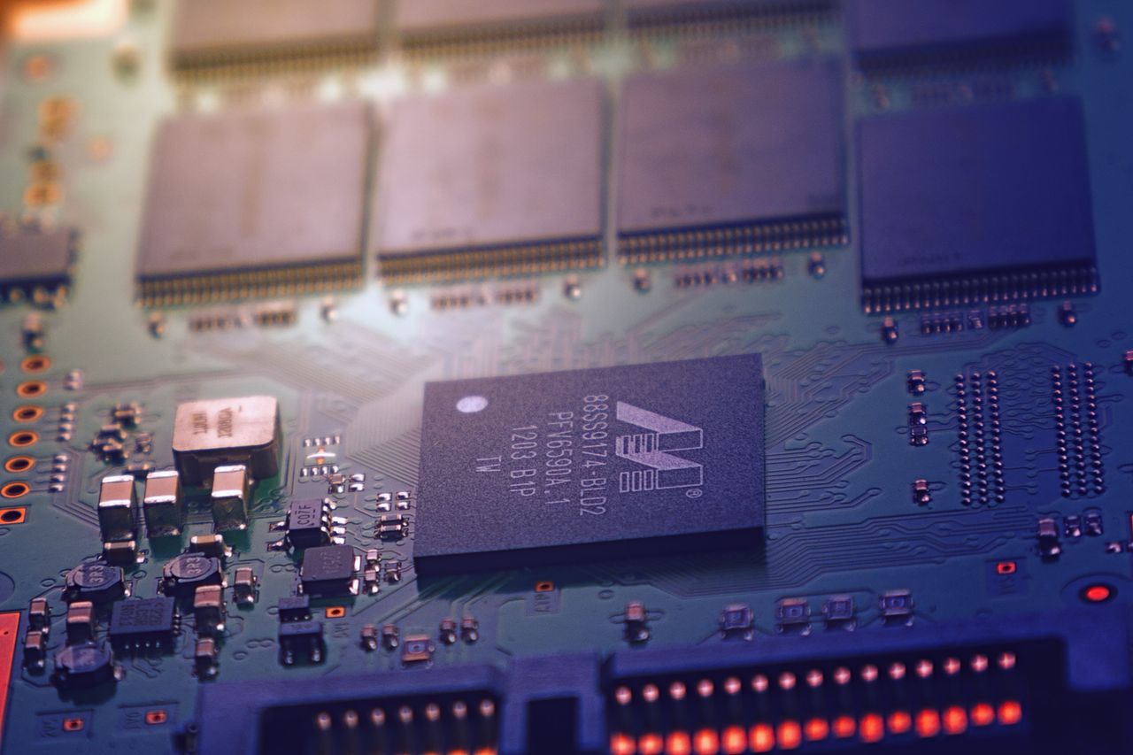 谷歌TPU装CPU，Intel份额告急